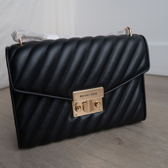 Michael Kors Rose Medium Quilted Shoulder Bag - Picture 1 of 6